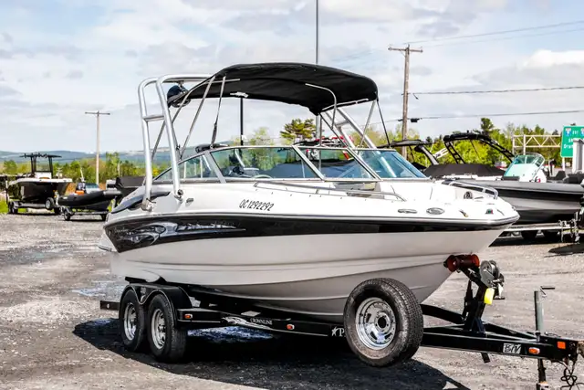 2008 Crownline 210LS in Powerboats & Motorboats in Rimouski / Bas-St-Laurent - Image 5