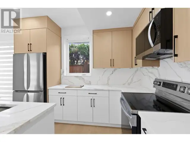 935 Fuller Avenue Kelowna, British Columbia63235527768833121