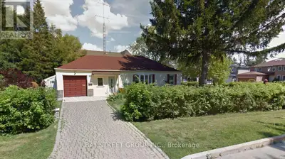 Bright and well-lit basement apartment in a detached home in Thornhill, with a separate entrance. Th...