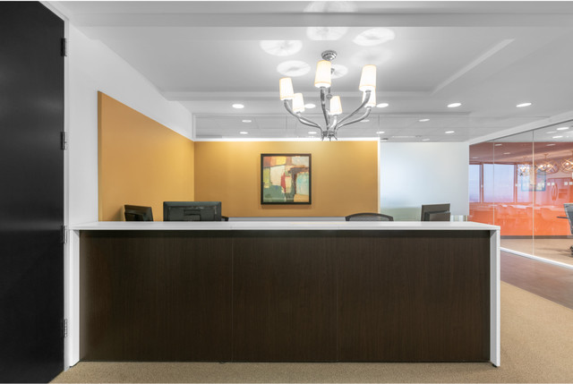 Professional office space in Sussex Centre in Commercial & Office Space for Rent in Mississauga / Peel Region - Image 3