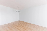 Amenities: Fitness Centre • Resident Lounge • Heat & Water Included Suite & Building: Bachelor, one-... (image 7)