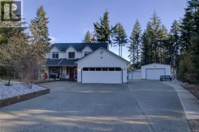 4 bedroom, 3 bathroom home in the scenic Gold River area Surrounded amid mountains, forests, rivers...