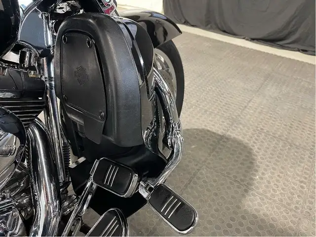 2009 Harley-Davidson Street Glide CANADIAN HARLEY/STAGE 1/RINEHA in Sport Touring in North Bay - Image 16