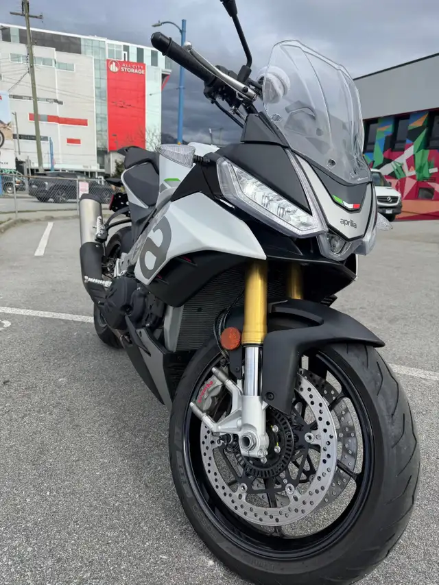 2022 Aprilia Tuono V4 1100 in Street, Cruisers & Choppers in Vancouver - Image 3