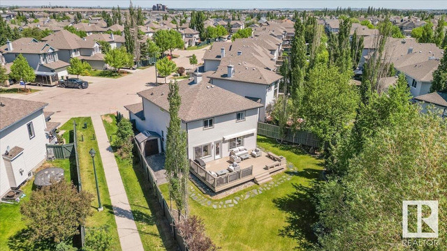 1717 ROBERTSON PL SW Edmonton, Alberta in Houses for Sale in Edmonton - Image 2