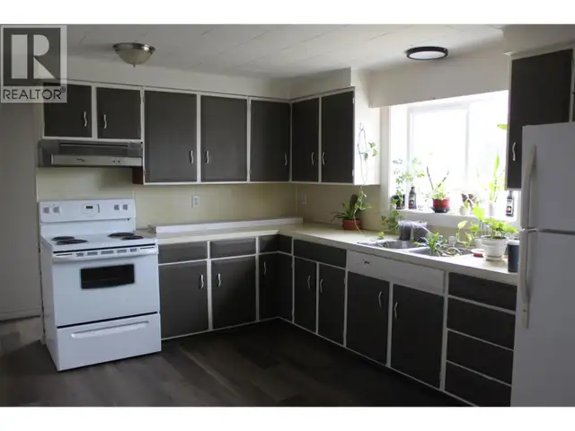 208 Nelson Avenue Unit# 1-4 Nakusp, British Columbia in Houses for Sale in Nelson - Image 24
