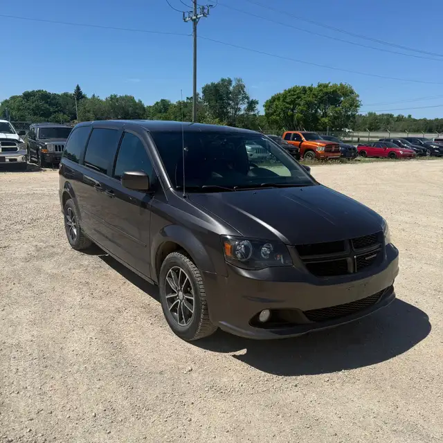 2017 Dodge Grand Caravan GT!! FULL STOW N GO!! TOP OF THE LINE!!