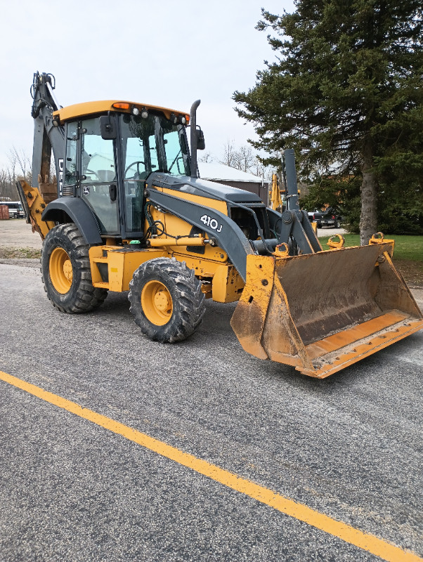 2010 John Deere 410J Loader Backhoe in Heavy Equipment in Hamilton - Image 3