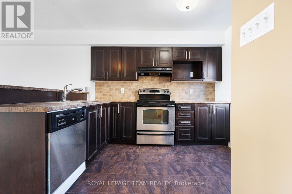 566 SIMRAN PRIVATE Ottawa, Ontario 5
