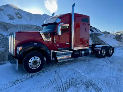 2022 Kenworth W990 Cummins X15 500 HP Only 453,198 KM on Engine as it was overhauled under warranty...