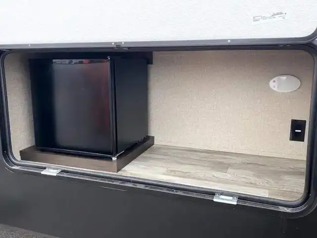 2021 GRAND DESIGN REFLECTION 367BHS (FINANCING AVAILABLE) in Travel Trailers & Campers in Cambridge - Image 4