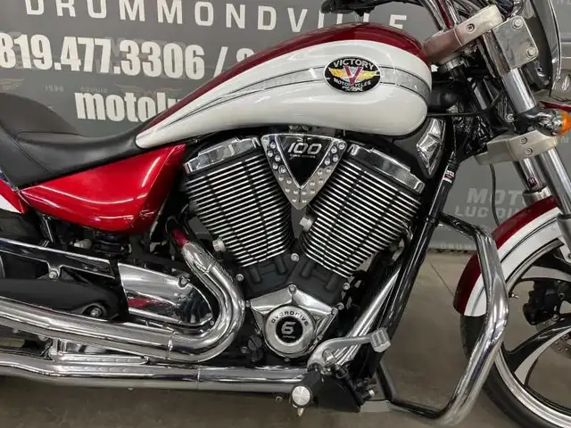 2010 Victory Motorcycles Vegas in Street, Cruisers & Choppers in Drummondville - Image 6