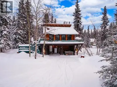 Enjoy stunning sunsets and unobstructed views of Marsh Lake from this beautifully built 3-bedroom, 1...