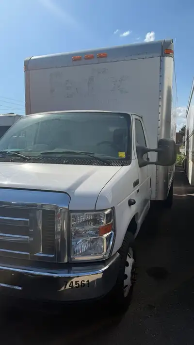 Seling 2017 Ford E450 Cutaway with Multinvans 16' box. Odometer - 328580. Engine - 5.4L gas. Has a r...