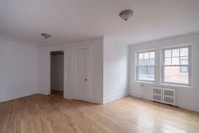Cozy Studio between Atwater and Westmount - ID 4034
