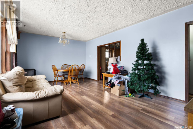 2526 Lindsay STREET Regina, Saskatchewan in Houses for Sale in Regina - Image 3