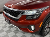 LEATHER HEATED/VENTILATED SEATS, HEATED STEERING WHEEL, SUNROOF, HEADS UP DISPLAY, BOSE AUDIO, LANE... (image 7)