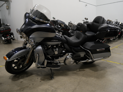 From its new Twin-Cooled Milwaukee-Eight 114 (1868cc) V-Twin engine right down to its heated hand gr...