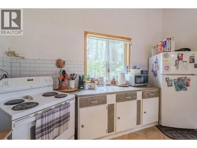 7478 BURGESS ROAD Deka Lake / Sulphurous / Hathaway Lakes, Briti in Houses for Sale in 100 Mile House - Image 14
