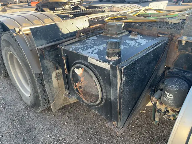 2016 Kenworth T800 in Heavy Trucks in Calgary - Image 19