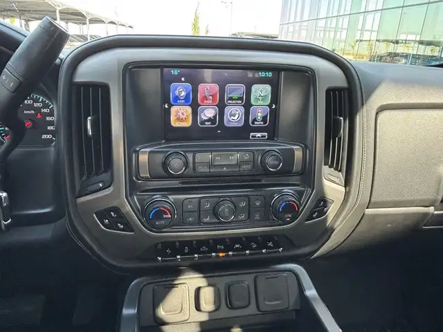 2017 GMC Sierra 1500 Denali 4x4 Crew Cab • 6.2L • Sunroof • Pwr  in Cars & Trucks in Calgary - Image 22