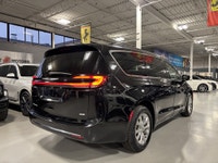 **FORMER DAILY RENTAL** **SPRING SPECIAL!** FEATURING : AWD, POWER SLIDING DOORS, POWER TRUNK, 7 PAS... (image 3)