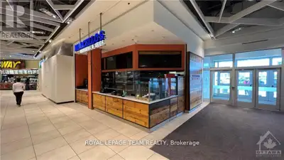 Prime location. Opportunity awaits you for this excellent business opportunity to be found in St. La...