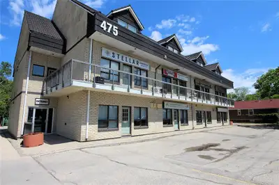 2A//Winnipeg/S/S NOW OFFERS AS RECEIVED. St Boniface condo office space at 475 Provencher! Convenien...
