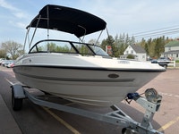 18’ Boat! 3.0Ltr MerCruiser Motor! AM/FM, AUX, USB, Bluetooth! Depth Finder! Beautiful Two Tone Inte... (image 6)
