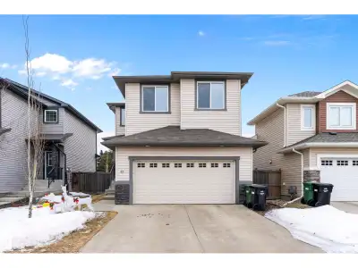 Here it is! Coming in just over 1900sq.ft this 2 Storey home with a double attached garage is situat...