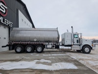 1 Owner 2024 Peterbilt 367 Tanker Truck with Jasper TC407 Stainless Steel 21,388 L Base Emissions Wa... (image 4)