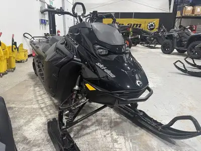 2026 Ski-Doo Summit Adrenaline with Edge Package 850 E-TEC 165 H_Alt Powder 3.0_Black - - $500 CASH...