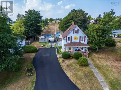 Welcome to 35 King Street located in the coastal town of Digby. This delightful home combines comfor...