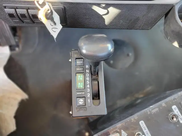 2013 WESTERN STAR 6900XD in Heavy Trucks in Saskatoon - Image 25