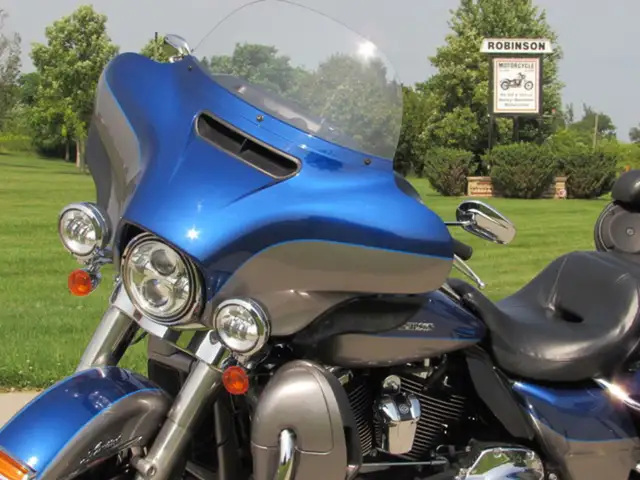 2017 Harley-Davidson FLHTK Electra Glide Ultra Limited Low New D in Sport Touring in Leamington - Image 15