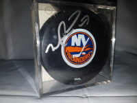 Michael Peca Signed Puck. New York Islanders.