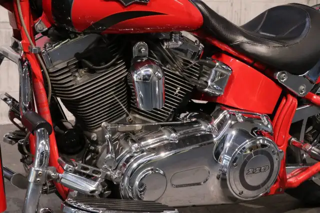 2011 Harley-Davidson CVO SOFTAIL CONVERTIBLE (FLSTSE2) in Sport Bikes in Ottawa - Image 11