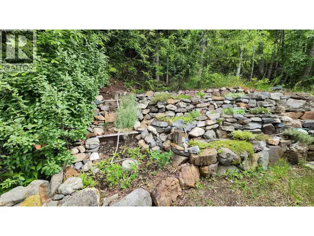 3015 6 Highway Nakusp, British Columbia in Houses for Sale in Nelson - Image 24