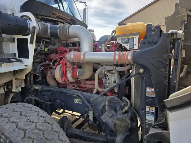 2015 KENWORTH T800 in Heavy Trucks in Kamloops - Image 12