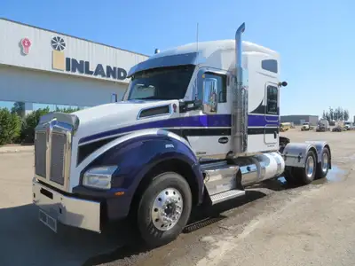 2020 Kenworth T880 76" Midroof Sleeper 829,744km / 15,640 hours Cummins X15 565HP / 2050 Torque Eato...