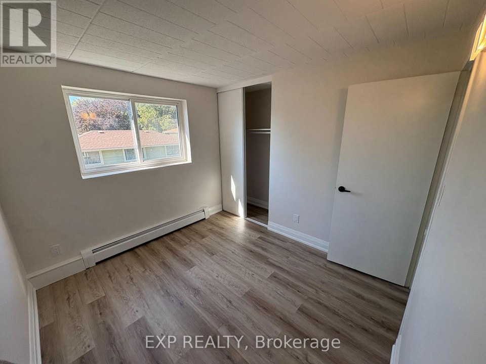 405 - 4422 HURON STREET Niagara Falls (Downtown), Ontario 2