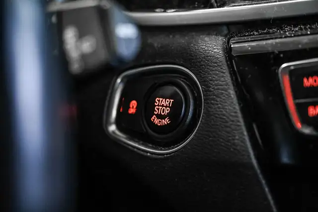 2018 BMW X1 xDrive28i | Mags | Cuir | Toit Pano | Caméra | * À v in Cars & Trucks in City of Montréal - Image 26