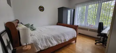 Voisine Cégep Garneau maintenant ou 1er août pour étudiant(e non fumeur(euse), 590.$ par mois chauff...