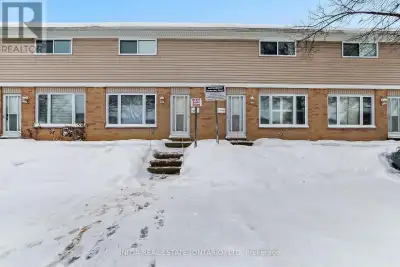 This 3 bedroom townhouse condo is spacious and clean. Steps to Victoria Hospital and all amenities c...