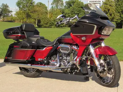 ONLY 12,000 KM - Over $13,000 in Extras, This Amazing 2021 CVO Road Glide Looks, Rides and Sounds Pe...