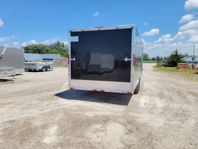 This beautiful 102"x22'+5' Vnose is 27' of total interior length. you have the options of black, whi...