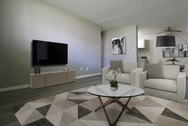 Central McDougall Apartment For Rent | Carina Court in Long Term Rentals in Edmonton - Image 5