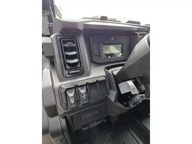 2026 Can-Am DEFENDER MAX XT CAB HD11 in ATVs in New Glasgow - Image 16