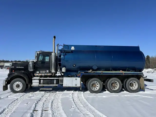 2020 WESTERN STAR 4900FA in Heavy Trucks in Saskatoon - Image 9