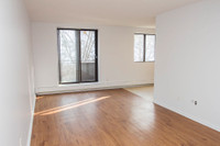 Located at the corner of Southwood and St Andrews, these low rise apartment buildings offer spacious... (image 3)